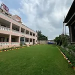 Srila Bhaktipad Nikunj Ashram