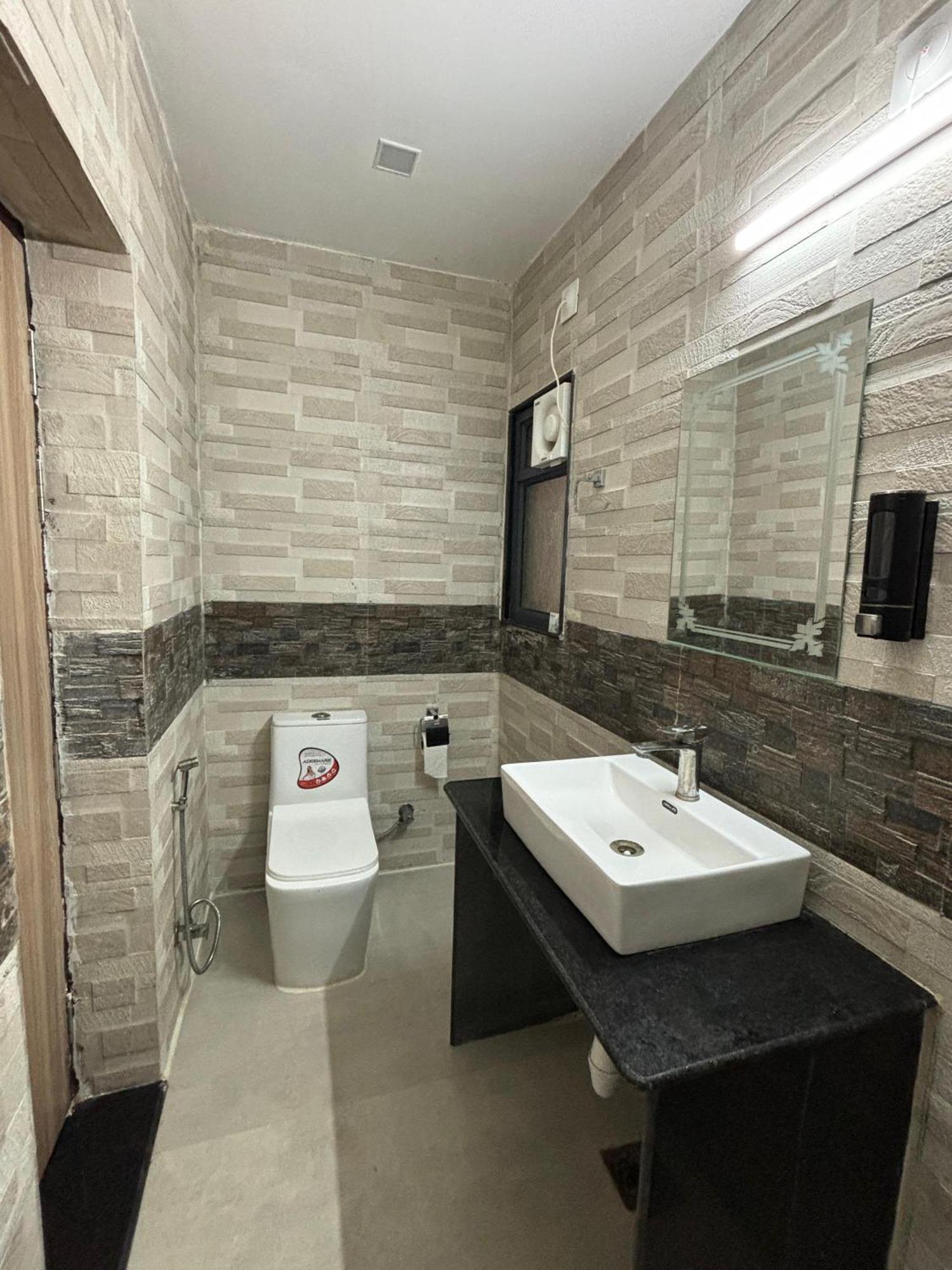 Hotel Srila Bhaktipad Nikunj Ashram